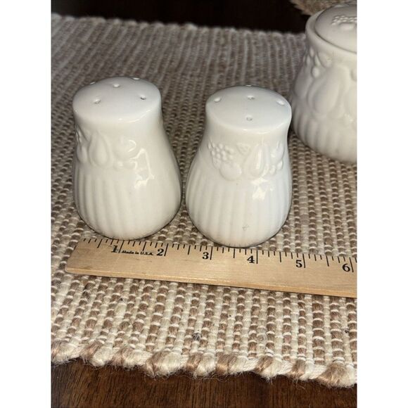 Libbey Classic White Porcelain   creamer, sugar bowl, salt and pepper shaker set - Picture 13 of 13